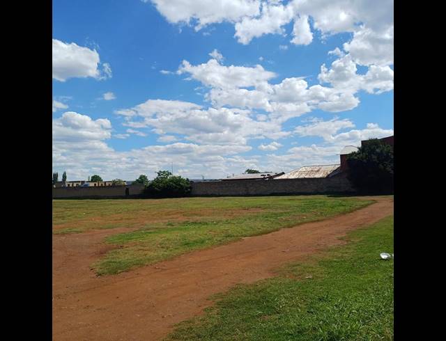 LAND FOR SALE IN KLIPRIVIERSOOG